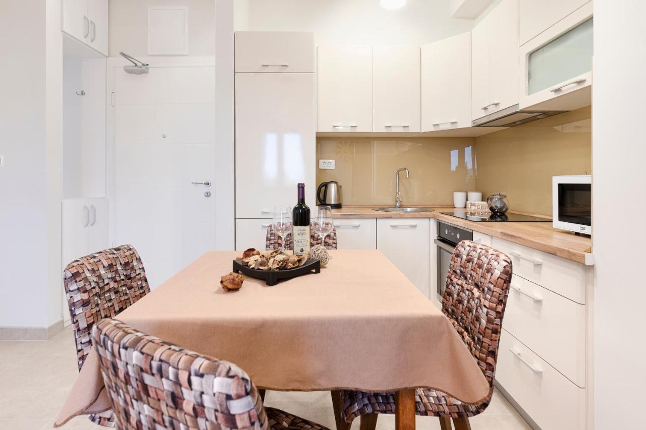 Ell Star Apartment Тиват Екстер'єр фото